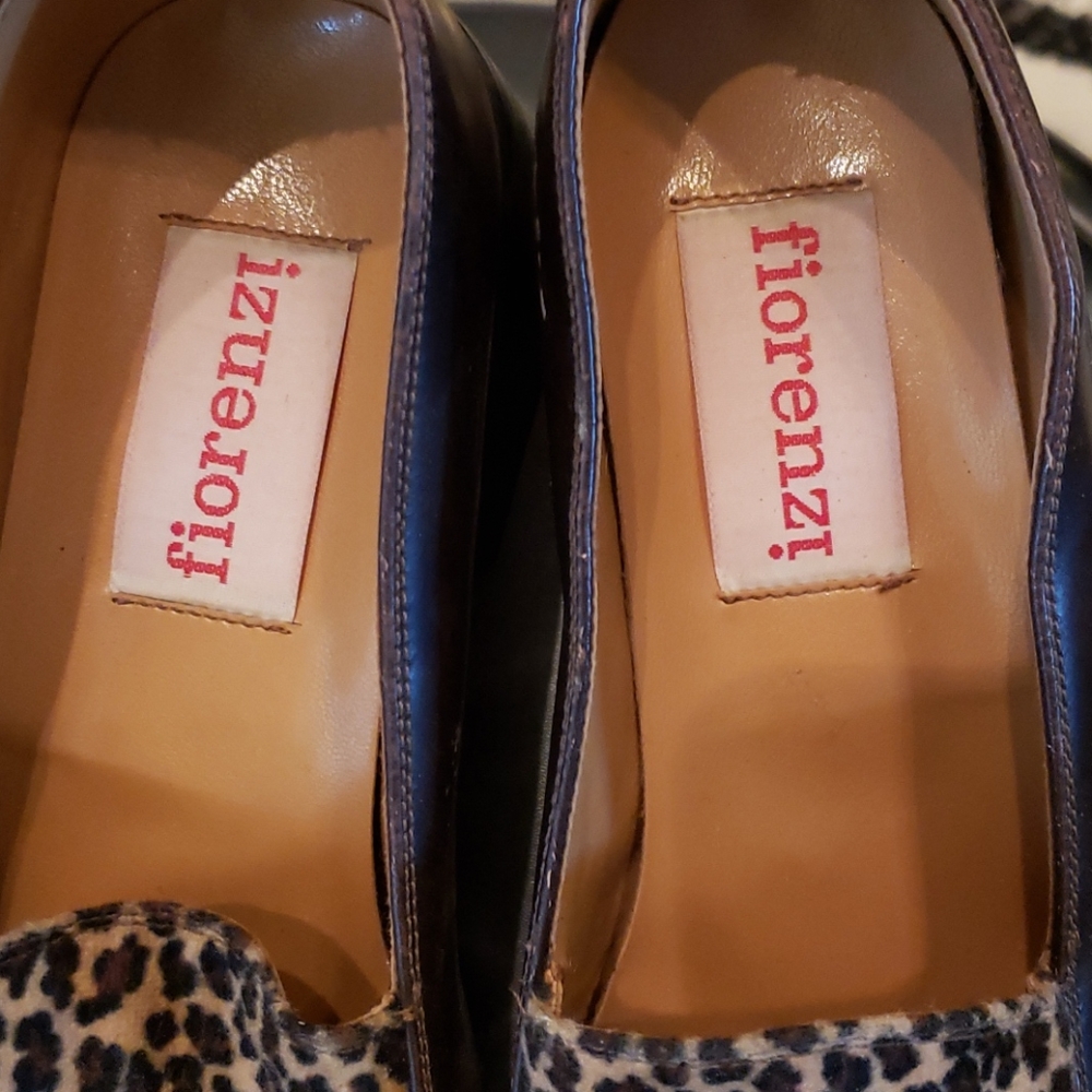 Shoes - Picture 2 of 3